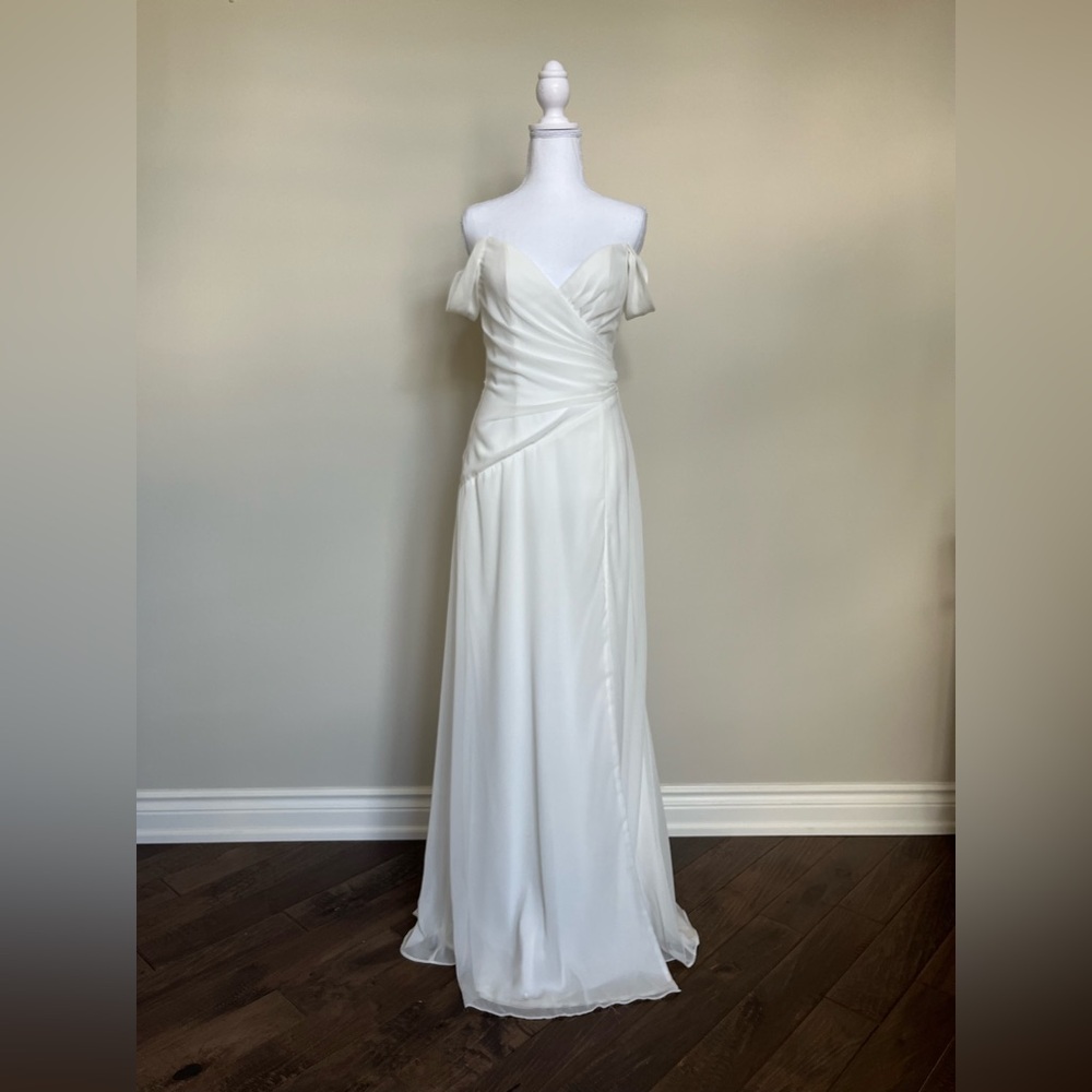 Katie May Darcy Gown in Ivory - Picture 3 of 8